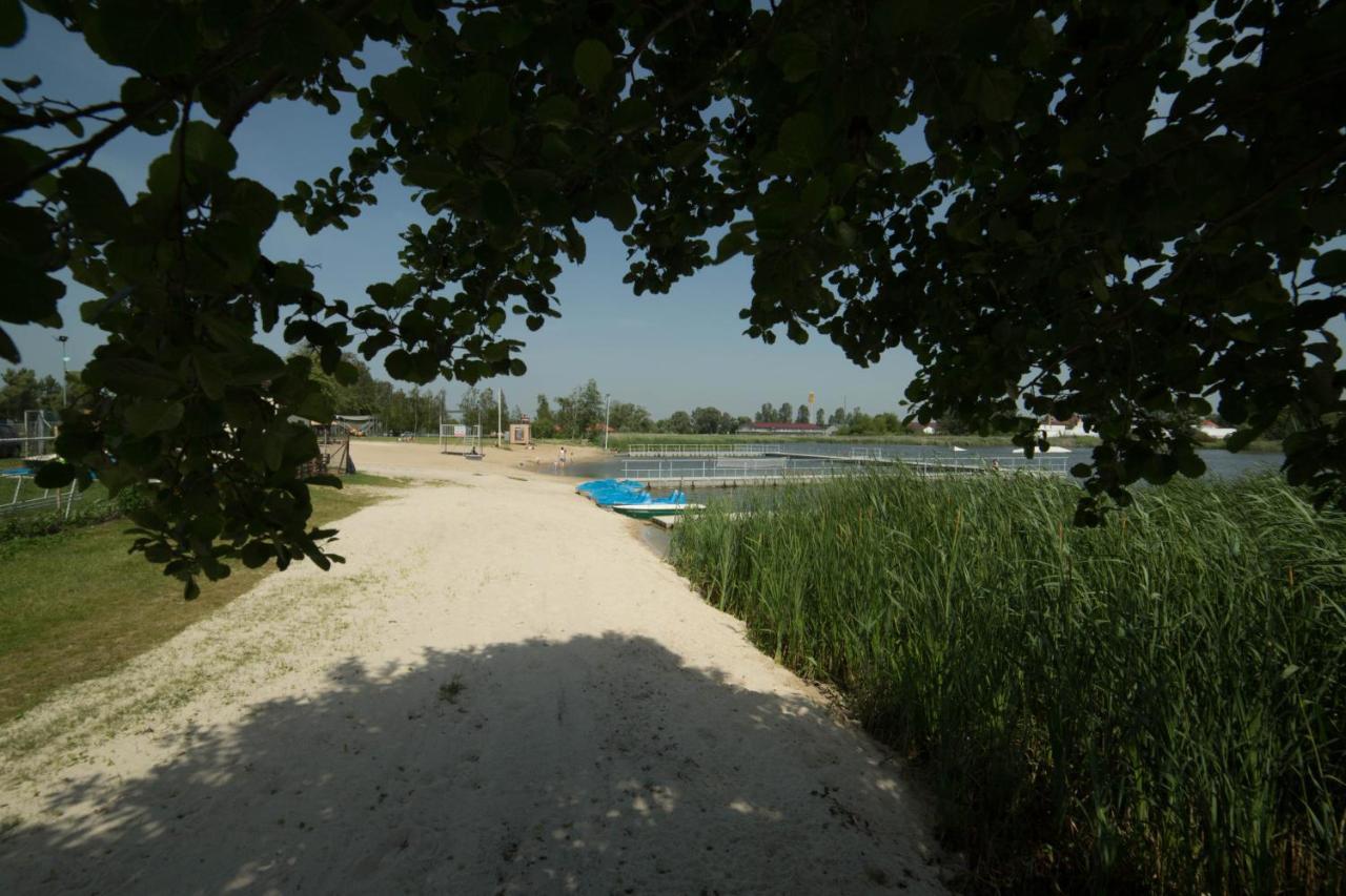 Camping Oaza Blonie Kornik Domki Standard - 3 Pokoje Экстерьер фото